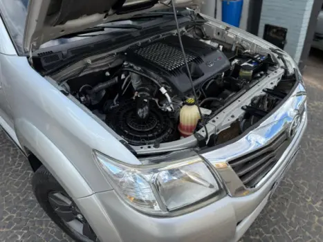 TOYOTA Hilux Caminhonete 3.0 4P 4X4 SRV TURBO DIESEL CABINE DUPLA, Foto 16