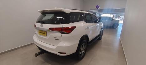 TOYOTA Hilux Caminhonete 2.7 16V 4P SRV FLEX CABINE DUPLA AUTOM�TICO, Foto 4