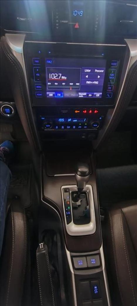 TOYOTA Hilux Caminhonete 2.7 16V 4P SRV FLEX CABINE DUPLA AUTOM�TICO, Foto 11