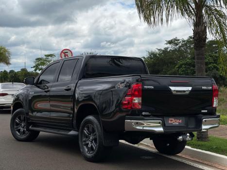 TOYOTA Hilux Caminhonete 2.8 16V 4P SR 4X4 DIESEL CABINE DUPLA AUTOM�TICO, Foto 4