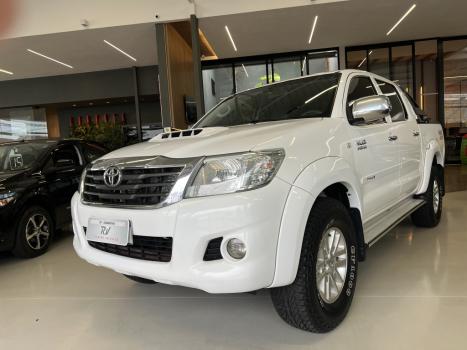 TOYOTA Hilux Caminhonete 3.0 4P 4X4 DIESEL CABINE DUPLA, Foto 1