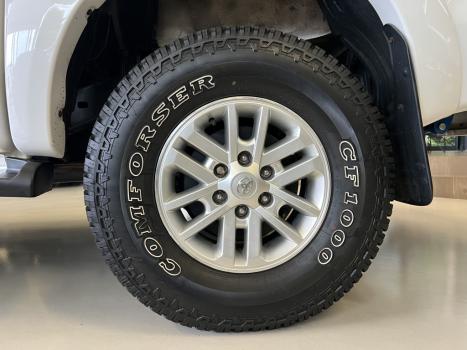 TOYOTA Hilux Caminhonete 3.0 4P 4X4 DIESEL CABINE DUPLA, Foto 5