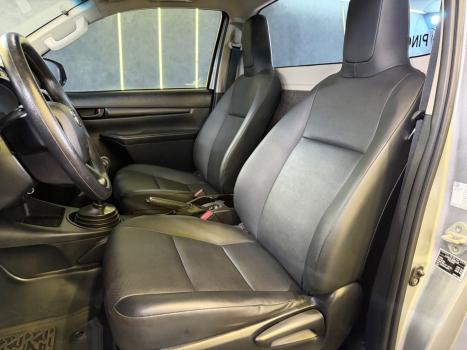 TOYOTA Hilux Caminhonete 2.8 4X4 DIESEL CABINE SIMPLES, Foto 13