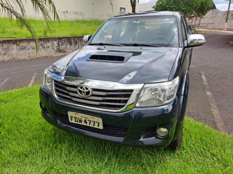 TOYOTA Hilux Caminhonete 3.0 4P 4X4 SRV TURBO DIESEL CABINE DUPLA AUTOM�TICO, Foto 4