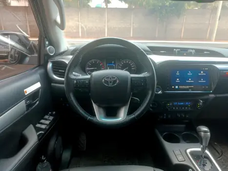 TOYOTA Hilux Caminhonete 2.8 16V SRX PLUS 4X4 TURBO DIESEL CABINE DUPLA AUTOM�TICO, Foto 12