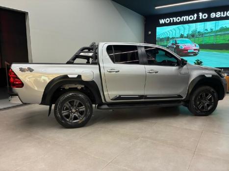 TOYOTA Hilux Caminhonete 2.8 16V 4P SR 4X4 DIESEL CABINE DUPLA AUTOM�TICO, Foto 4