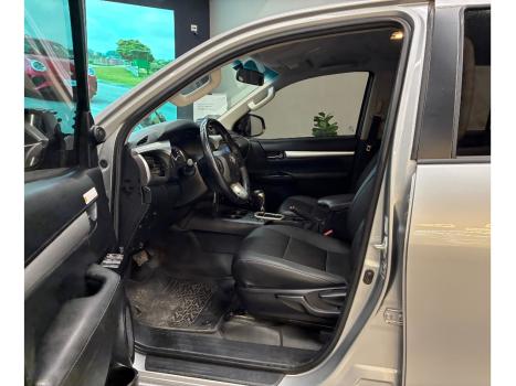 TOYOTA Hilux Caminhonete 2.8 16V 4P SR 4X4 DIESEL CABINE DUPLA AUTOM�TICO, Foto 13