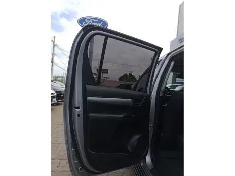 TOYOTA Hilux Caminhonete 2.8 16V SRX 4X4 TURBO DIESEL CABINE DUPLA AUTOM�TICO, Foto 9