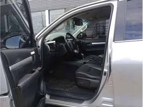 TOYOTA Hilux Caminhonete 2.8 16V SRX 4X4 TURBO DIESEL CABINE DUPLA AUTOM�TICO, Foto 13
