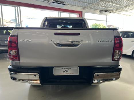 TOYOTA Hilux Caminhonete 2.8 16V 4P SR 4X4 DIESEL CABINE DUPLA AUTOM�TICO, Foto 4