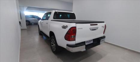 TOYOTA Hilux Caminhonete 2.8 16V SRX 4X4 DIESEL CABINE DUPLA AUTOM�TICO, Foto 3
