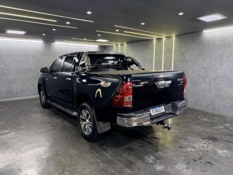 TOYOTA Hilux Caminhonete 2.8 16V SRX 4X4 TURBO DIESEL CABINE DUPLA AUTOM�TICO, Foto 6
