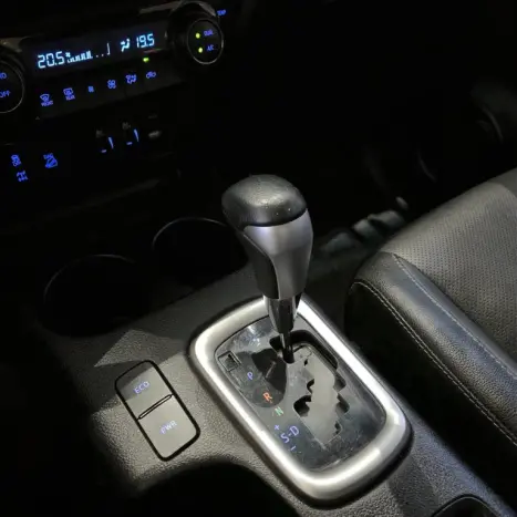 TOYOTA Hilux Caminhonete 2.8 16V SRX 4X4 TURBO DIESEL CABINE DUPLA AUTOM�TICO, Foto 9