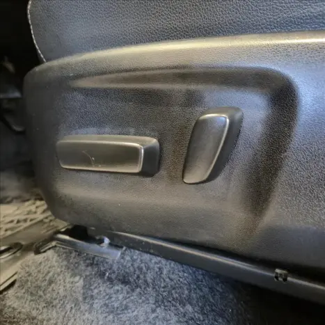 TOYOTA Hilux Caminhonete 2.8 16V SRX 4X4 TURBO DIESEL CABINE DUPLA AUTOM�TICO, Foto 12