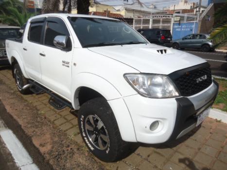 TOYOTA Hilux Caminhonete 3.0 4P 4X4 SRV TURBO DIESEL CABINE DUPLA AUTOM�TICO, Foto 2