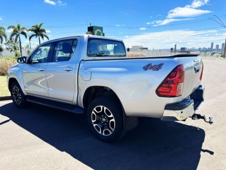 TOYOTA Hilux Caminhonete 2.8 16V SRV 4X4 DIESEL CABINE DUPLA AUTOM�TICO, Foto 3