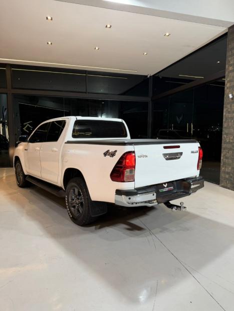 TOYOTA Hilux Caminhonete 2.8 16V 4P SR 4X4 DIESEL CABINE DUPLA AUTOM�TICO, Foto 8