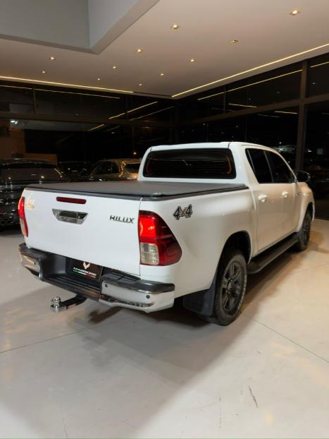 TOYOTA Hilux Caminhonete 2.8 16V 4P SR 4X4 DIESEL CABINE DUPLA AUTOM�TICO, Foto 10