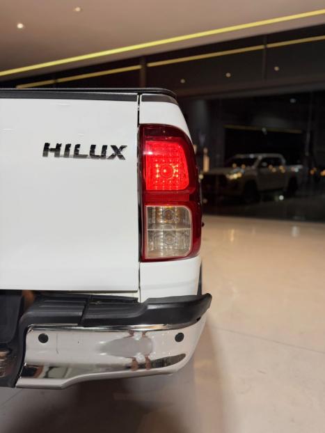 TOYOTA Hilux Caminhonete 2.8 16V 4P SR 4X4 DIESEL CABINE DUPLA AUTOM�TICO, Foto 13