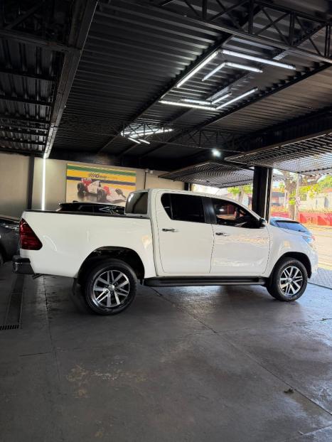 TOYOTA Hilux Caminhonete 2.7 16V 4P SRV FLEX CABINE DUPLA AUTOM�TICO, Foto 6