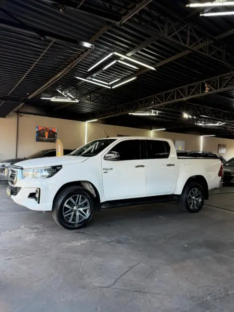 TOYOTA Hilux Caminhonete 2.7 16V 4P SRV FLEX CABINE DUPLA AUTOM�TICO, Foto 12