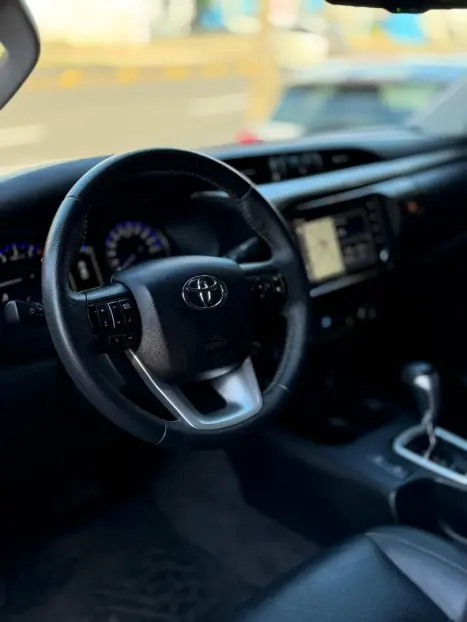 TOYOTA Hilux Caminhonete 2.7 16V 4P SRV FLEX CABINE DUPLA AUTOM�TICO, Foto 13