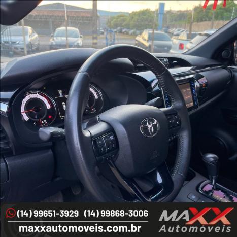 TOYOTA Hilux Caminhonete 2.8 16V SRX 4X4 DIESEL CABINE DUPLA AUTOM�TICO, Foto 9
