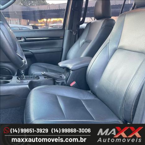 TOYOTA Hilux Caminhonete 2.8 16V SRX 4X4 DIESEL CABINE DUPLA AUTOM�TICO, Foto 14