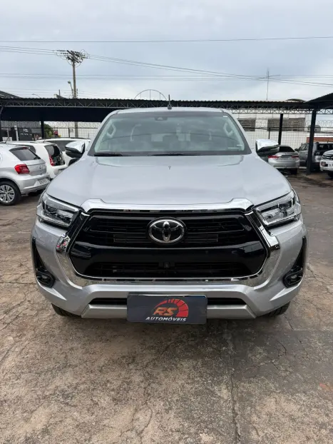 TOYOTA Hilux Caminhonete 2.8 16V SRX 4X4 TURBO DIESEL CABINE DUPLA AUTOM�TICO, Foto 2
