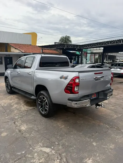 TOYOTA Hilux Caminhonete 2.8 16V SRX 4X4 TURBO DIESEL CABINE DUPLA AUTOM�TICO, Foto 5