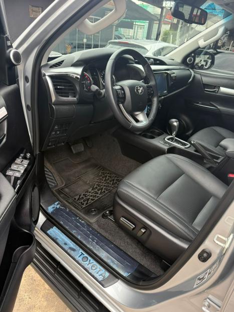TOYOTA Hilux Caminhonete 2.8 16V SRX 4X4 TURBO DIESEL CABINE DUPLA AUTOM�TICO, Foto 6