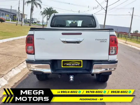 TOYOTA Hilux Caminhonete 2.8 16V SRX 4X4 TURBO DIESEL CABINE DUPLA AUTOM�TICO, Foto 6