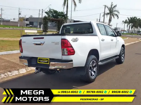 TOYOTA Hilux Caminhonete 2.8 16V SRX 4X4 TURBO DIESEL CABINE DUPLA AUTOM�TICO, Foto 8