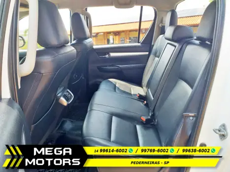 TOYOTA Hilux Caminhonete 2.8 16V SRX 4X4 TURBO DIESEL CABINE DUPLA AUTOM�TICO, Foto 11