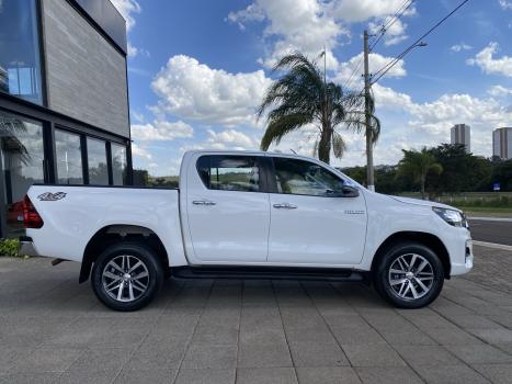 TOYOTA Hilux Caminhonete 2.8 16V SRV 4X4 DIESEL CABINE DUPLA AUTOM�TICO, Foto 4