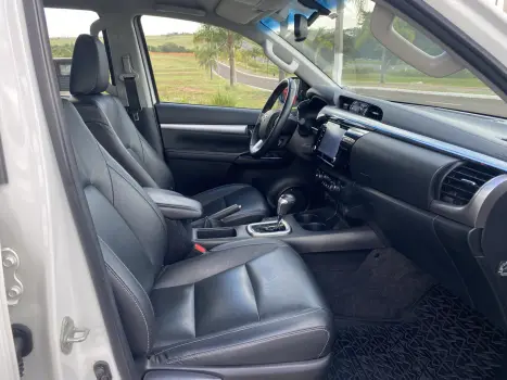 TOYOTA Hilux Caminhonete 2.8 16V SRV 4X4 DIESEL CABINE DUPLA AUTOM�TICO, Foto 11