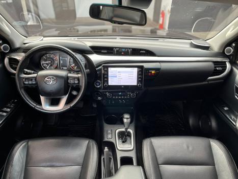 TOYOTA Hilux Caminhonete 2.8 16V SRX 4X4 DIESEL CABINE DUPLA AUTOM�TICO, Foto 8