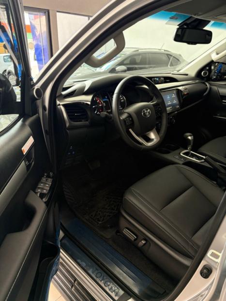 TOYOTA Hilux Caminhonete 2.8 16V SRX 4X4 DIESEL CABINE DUPLA AUTOM�TICO, Foto 8