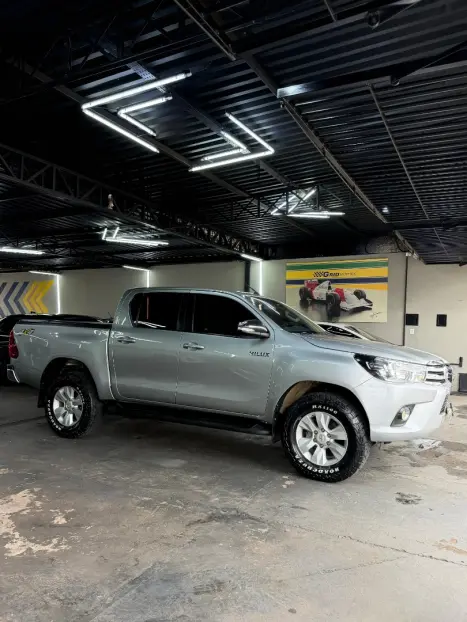 TOYOTA Hilux Caminhonete 2.7 16V 4P SRV CABINE DUPLA, Foto 6