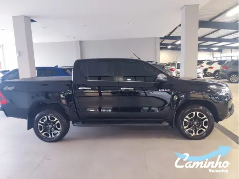 TOYOTA Hilux Caminhonete 2.8 16V SRX 4X4 TURBO DIESEL CABINE DUPLA AUTOM�TICO, Foto 4