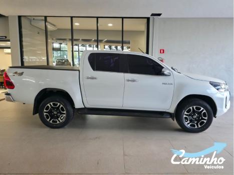 TOYOTA Hilux Caminhonete 2.8 16V SRX 4X4 TURBO DIESEL CABINE DUPLA AUTOM�TICO, Foto 4