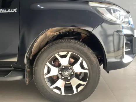 TOYOTA Hilux Caminhonete 2.5 16V 4P 4X4 TURBO DIESEL CABINE DUPLA, Foto 2