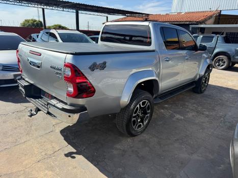 TOYOTA Hilux Caminhonete 2.8 16V SRX PLUS 4X4 TURBO DIESEL CABINE DUPLA AUTOM�TICO, Foto 4