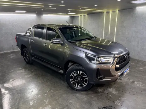 TOYOTA Hilux Caminhonete 2.8 16V SRX 4X4 TURBO DIESEL CABINE DUPLA AUTOM�TICO, Foto 2