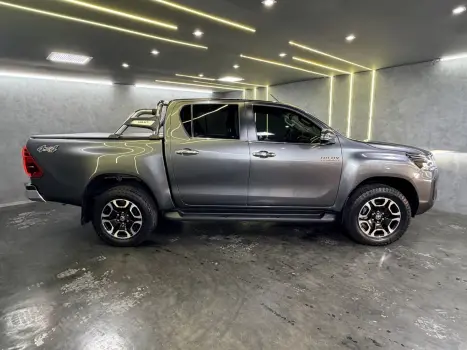 TOYOTA Hilux Caminhonete 2.8 16V SRX 4X4 TURBO DIESEL CABINE DUPLA AUTOM�TICO, Foto 6