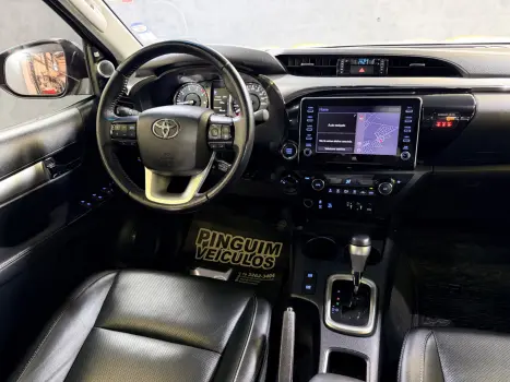 TOYOTA Hilux Caminhonete 2.8 16V SRX 4X4 TURBO DIESEL CABINE DUPLA AUTOM�TICO, Foto 19