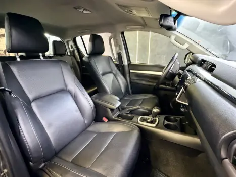 TOYOTA Hilux Caminhonete 2.8 16V SRX 4X4 TURBO DIESEL CABINE DUPLA AUTOM�TICO, Foto 22