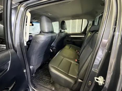 TOYOTA Hilux Caminhonete 2.8 16V SRX 4X4 TURBO DIESEL CABINE DUPLA AUTOM�TICO, Foto 24