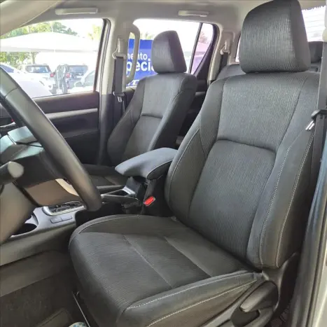 TOYOTA Hilux Caminhonete 2.8 16V 4P SR 4X4 DIESEL CABINE DUPLA AUTOM�TICO, Foto 12