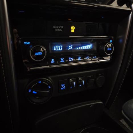 TOYOTA Hilux Caminhonete 2.8 16V SRX 4X4 TURBO DIESEL CABINE DUPLA AUTOM�TICO, Foto 9